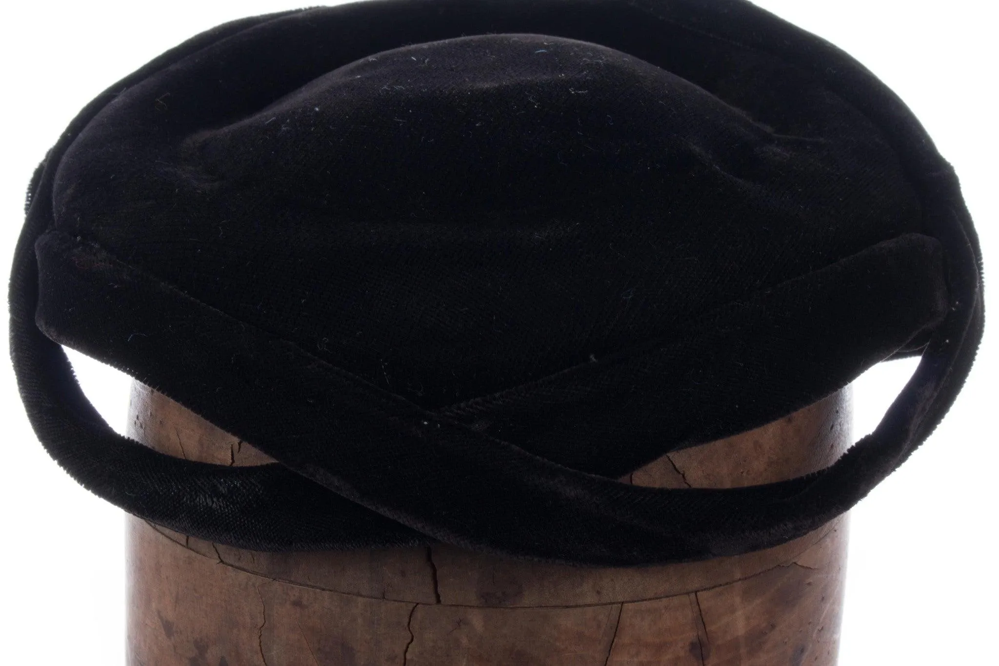 Fabulous Vintage Edward Mann "Edma" Black Velvet Pillbox Hat Size 51cm