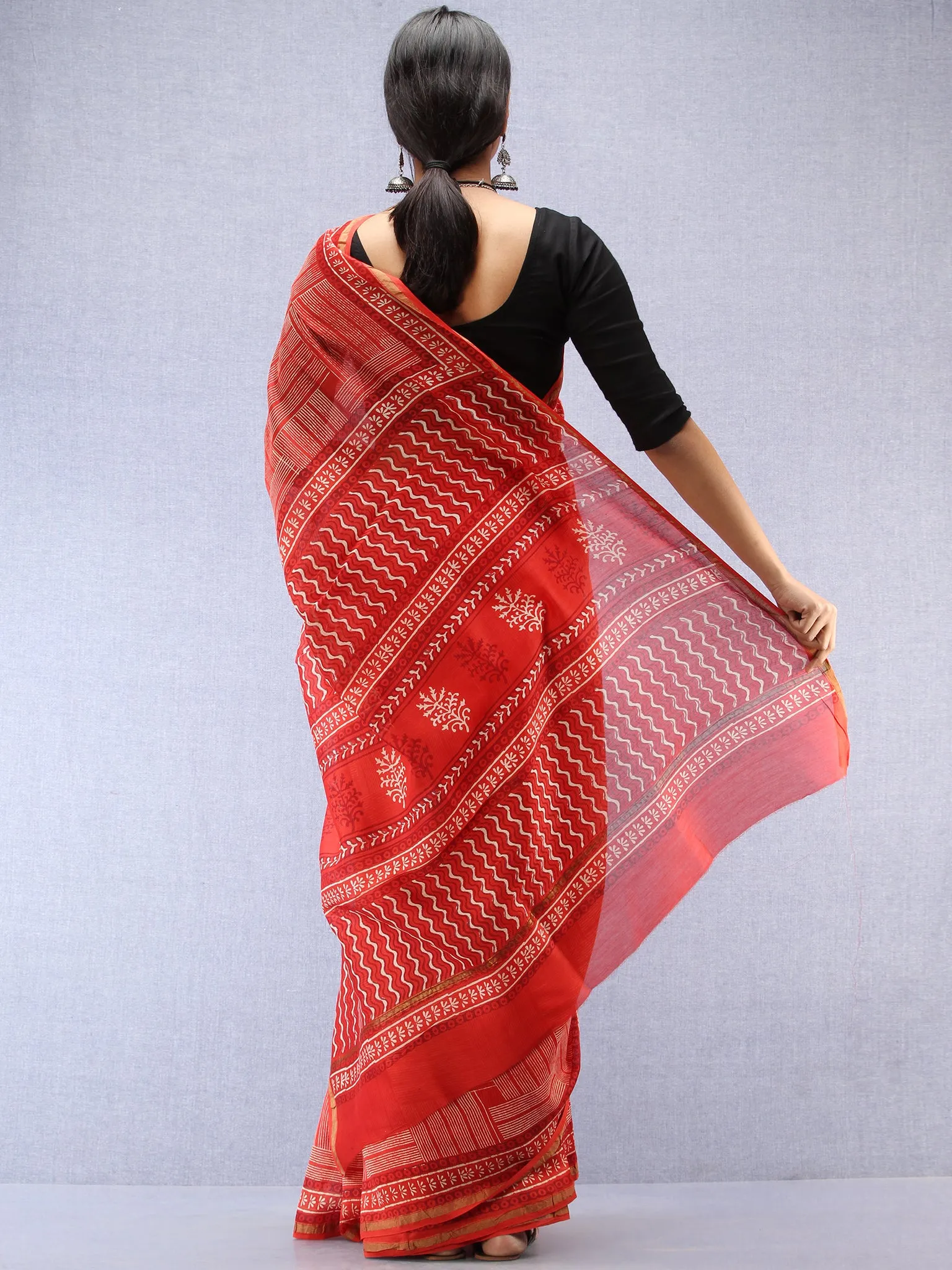 Red Ivory Hand Block Printed Maheshwari Silk Saree With Zari Border - S031704529