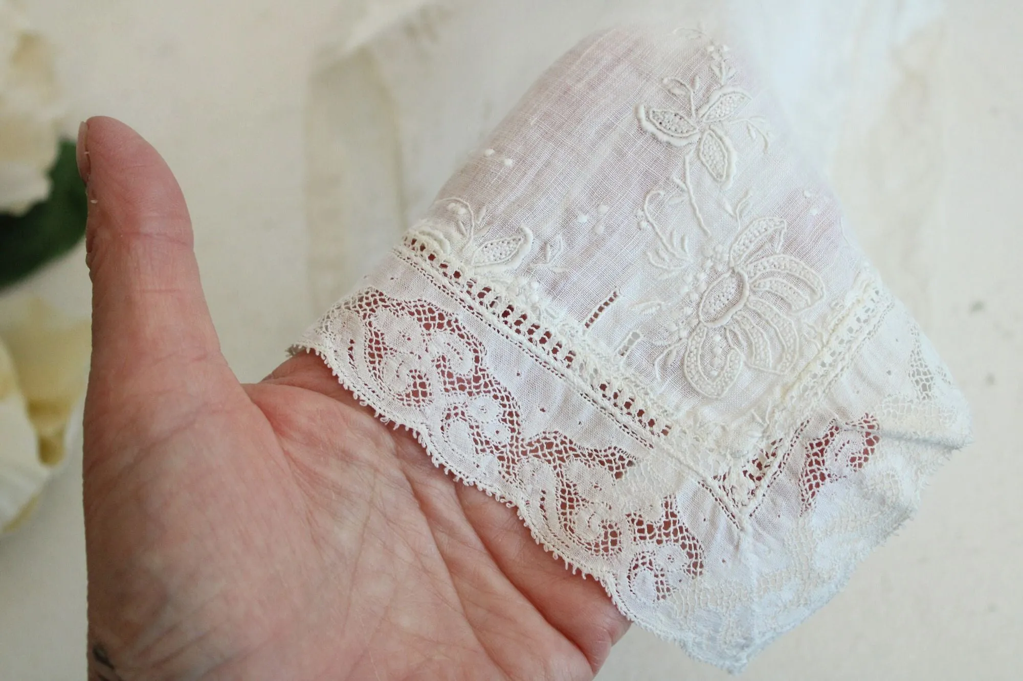 Vintage 1910s 1920s Handkerchief in Embroidered Linen